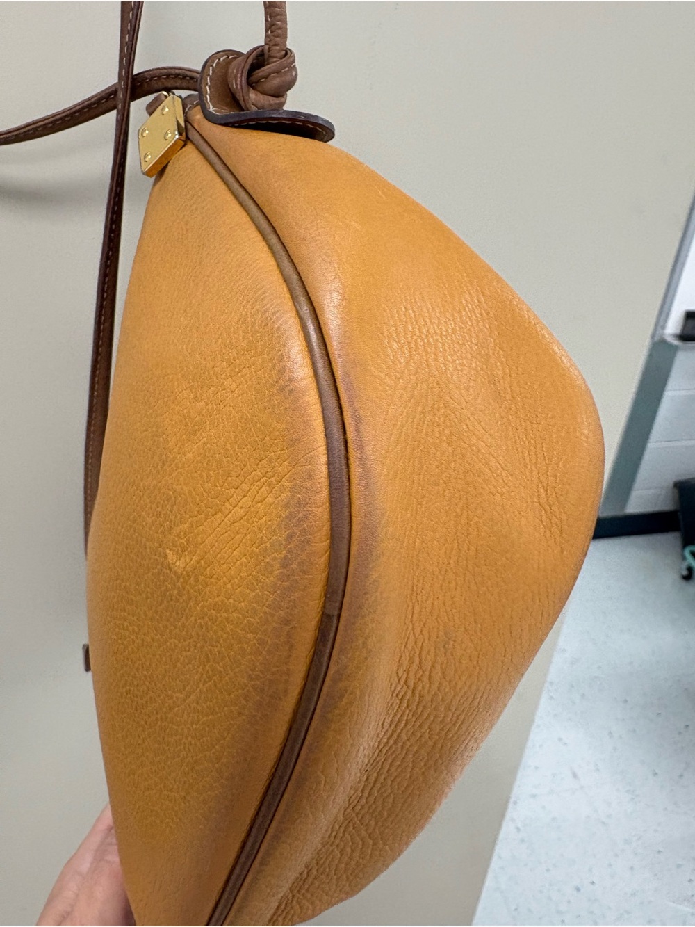 VTG LOEWE Anagram Embossed Grained Leather Crossbody Shoulder Bag Mustard Tan - Picture 5 of 16